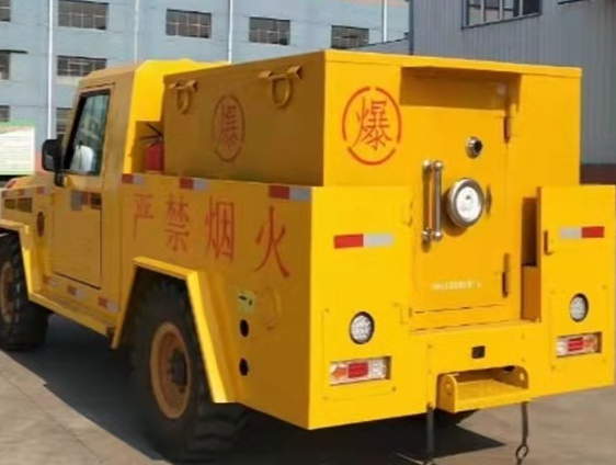 营口凯龙爆破器材运输车:保障爆破任务的安全运行